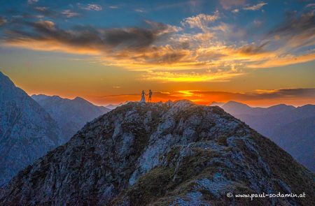 hochzeits fotoshooting bei sonnenaufgang im gesaeuse sodamin paul 10 1