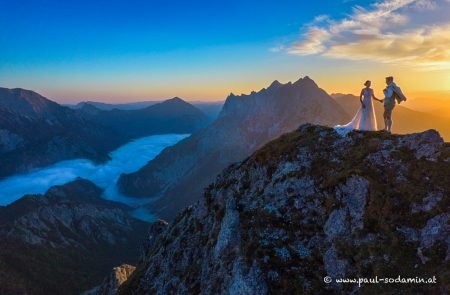 hochzeits fotoshooting bei sonnenaufgang im gesaeuse sodamin paul 28