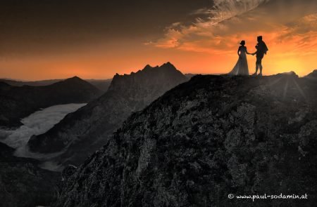 hochzeits fotoshooting bei sonnenaufgang im gesaeuse sodamin paul 30